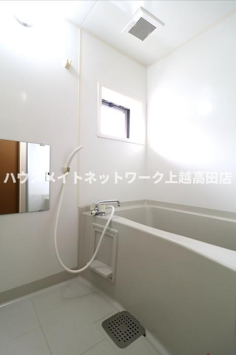 バス・シャワールーム　浴室（参考同型201号室室内写真）