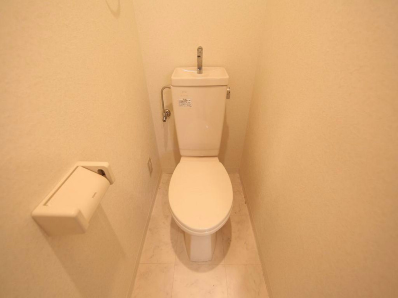 トイレ　トイレ　温水洗浄便座取り付け可