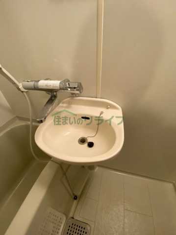 洗面設備　※参考写真です。似た間取りの別部屋になります。