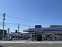 コンビニ　ローソン高知高須店（コンビニ）まで335m