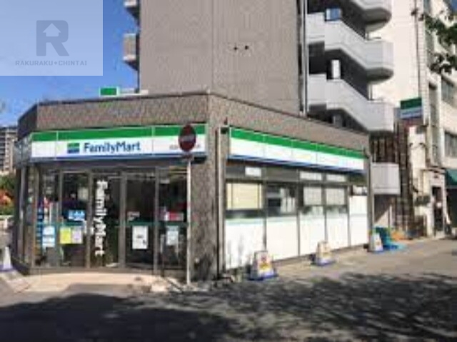 コンビニ　ファミリーマート阪急中津駅前店（コンビニ）まで562m