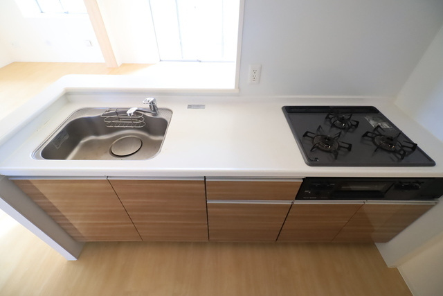 キッチン　※他部屋の写真です。現況優先。