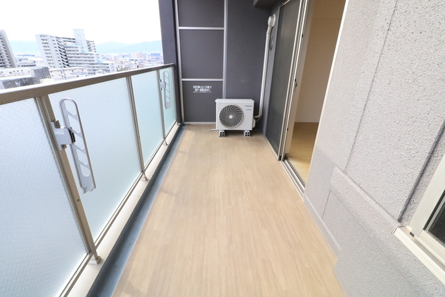 バルコニー　※他部屋の写真です。現況優先。