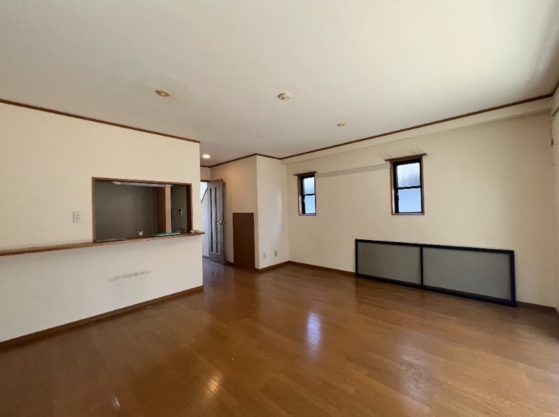 居室・リビング　使いやすい形の為、レイアウトを楽しめます♪