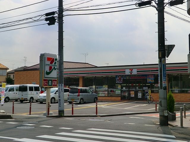 コンビニ　セブンイレブン（コンビニ）まで577m