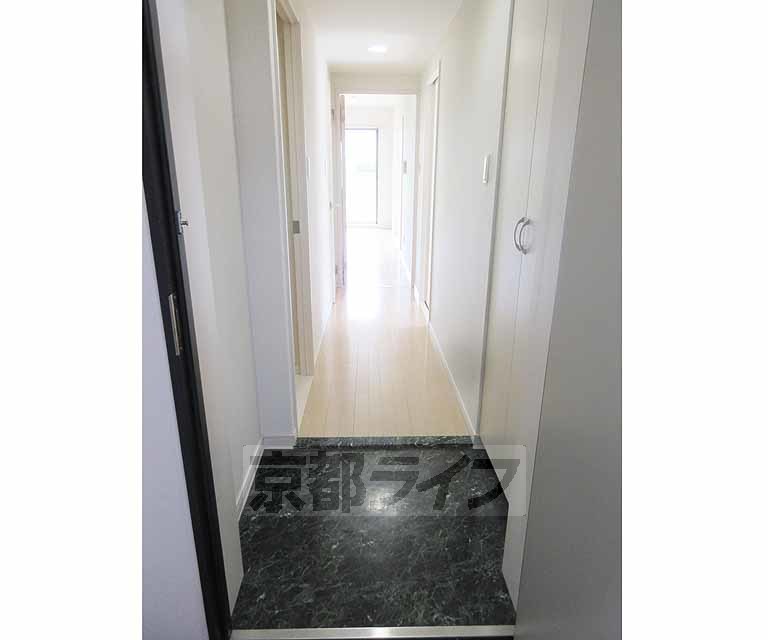 玄関　明るいです