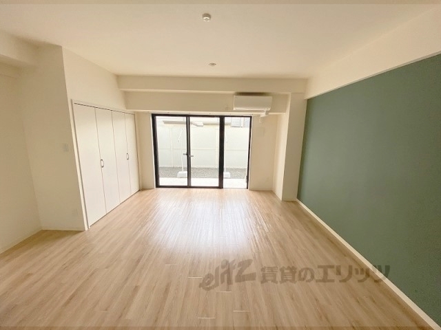 居室・リビング　洋室