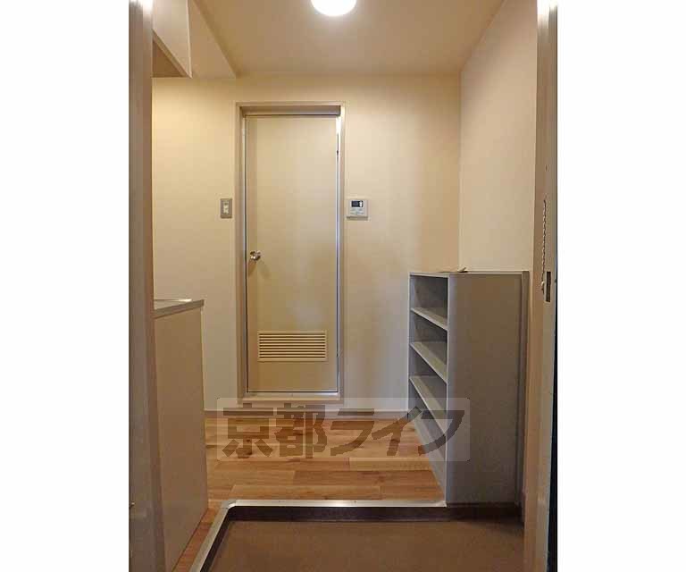 その他部屋・スペース　玄関から見たところです。