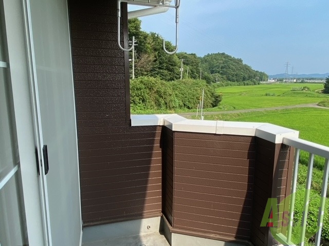 バルコニー　バルコニーがあるので洗濯物は外に干せそうですね～