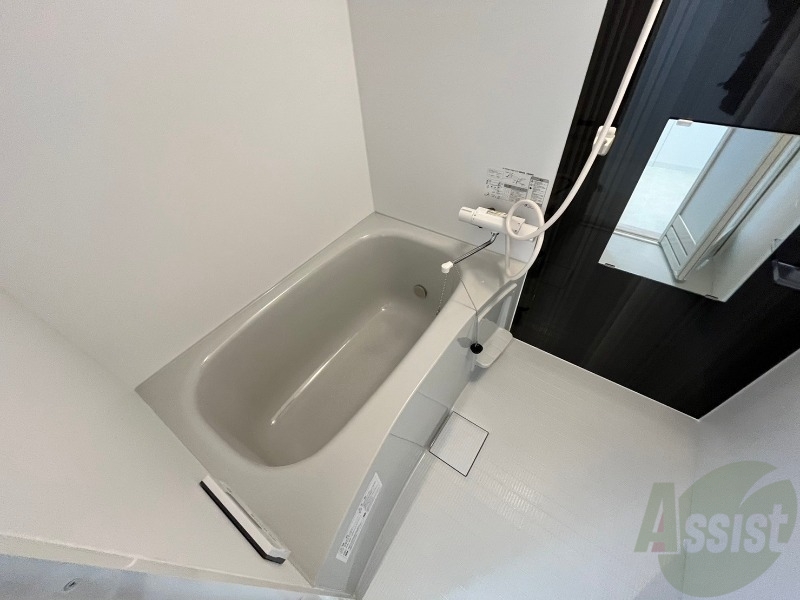 バス・シャワールーム　お風呂になります。一日の疲れを癒してくださいね。