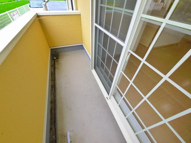 バルコニー　外からの目が気にならないバルコニーで洗濯物が干せます