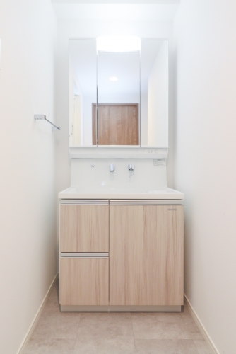 洗面設備　建築中、１階の写真です。