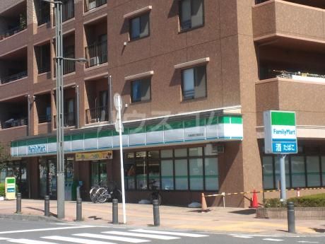 コンビニ　ファミリーマート 中嶋屋豊四季駅前店（コンビニ）まで526m