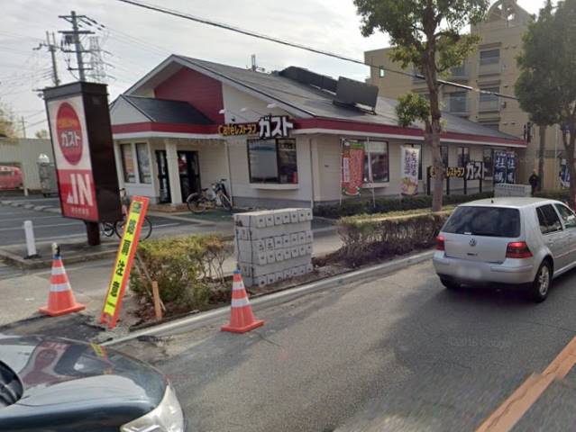飲食店　おはしｃａｆｅガスト伊丹野間店（飲食店）まで326m