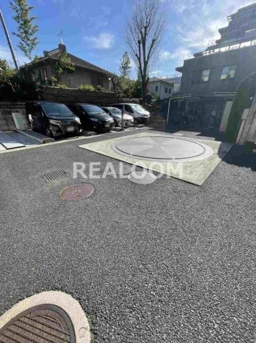 駐車場　写真と現況が異なる場合は現況を優先いたします。