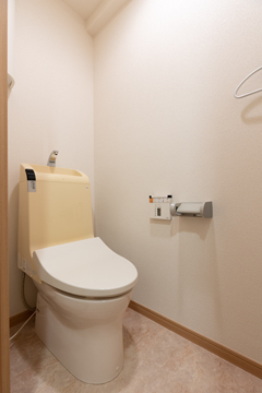 トイレ　写真と現況が異なる場合は現況を優先いたします。