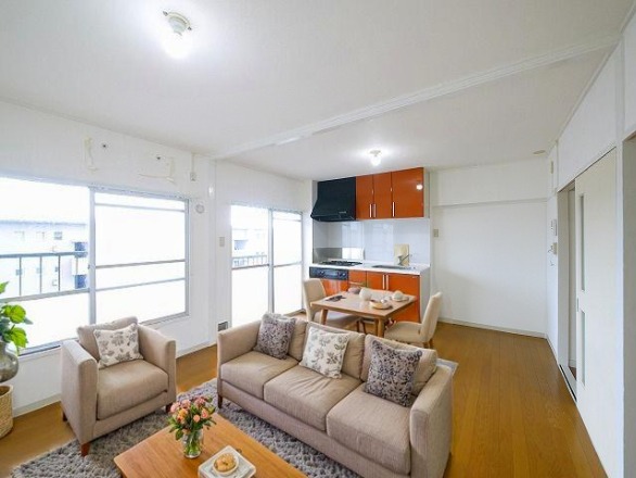 居室・リビング　CGで家具等を配置したもので家具等は含まれません