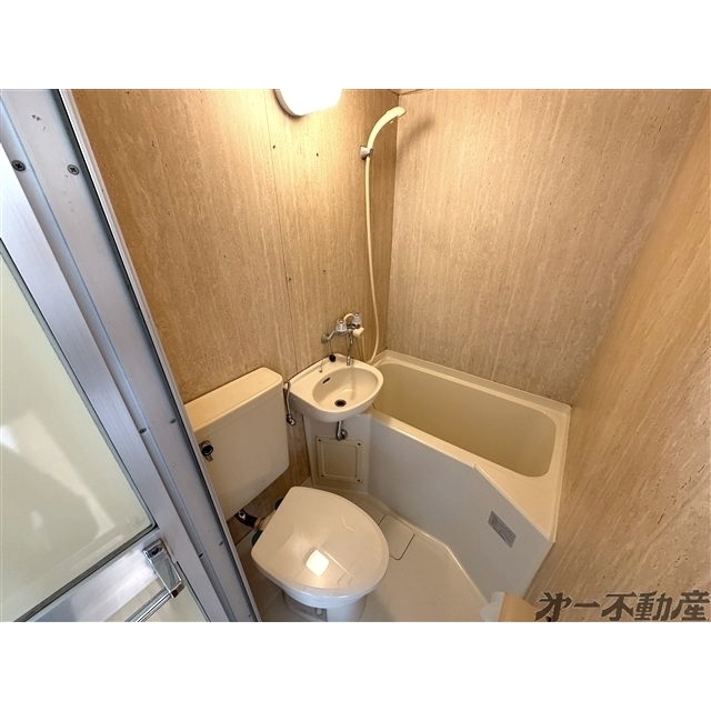 バス・シャワールーム　バスルーム