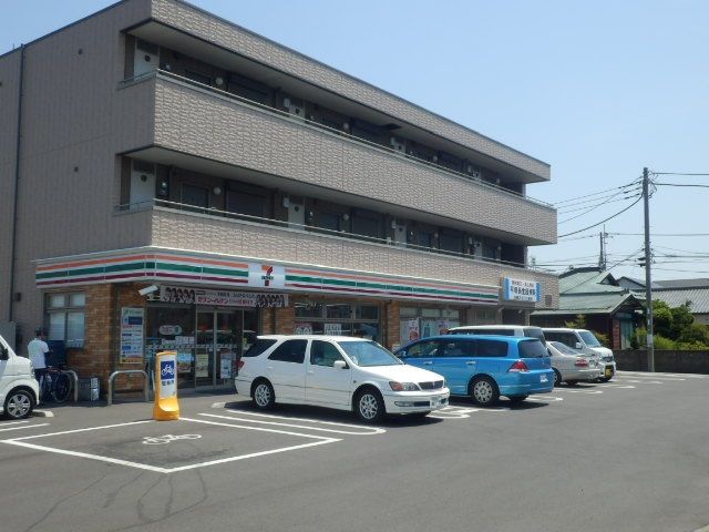 コンビニ　セブン-イレブン 平塚東八幡１丁目店（コンビニ）まで591m