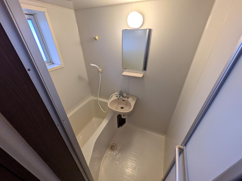 バス・シャワールーム　追い焚きはありません。