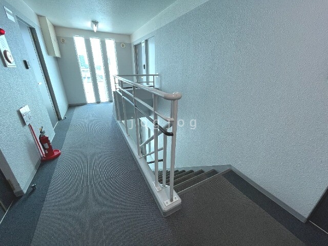 ロビー　共用階段