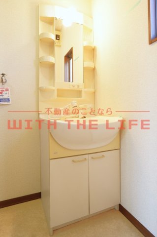 洗面設備　独立洗面台です