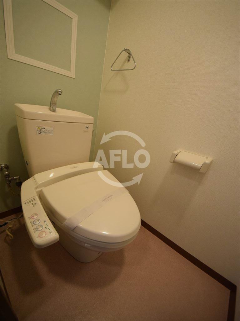 トイレ　ロジュマン浪速　温水洗浄便座