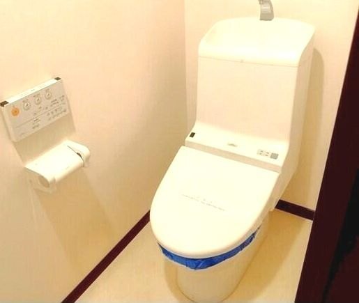 トイレ　温水洗浄便座