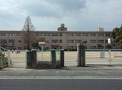 小学校　平岡小学校（小学校）まで1069m
