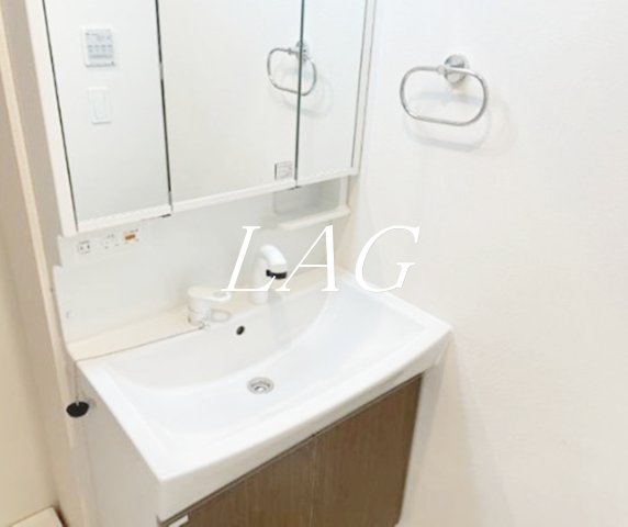 洗面設備　独立洗面台です。