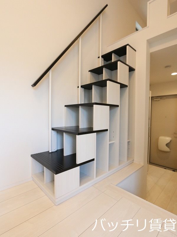 収納　同型タイプの為現状優先