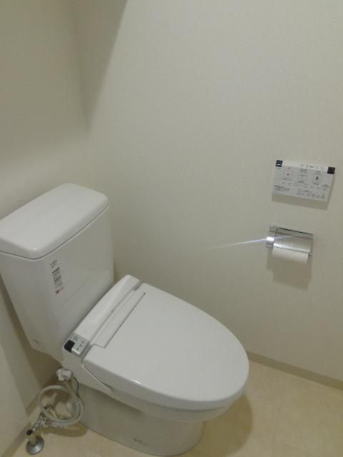 トイレ　温水洗浄暖房便座