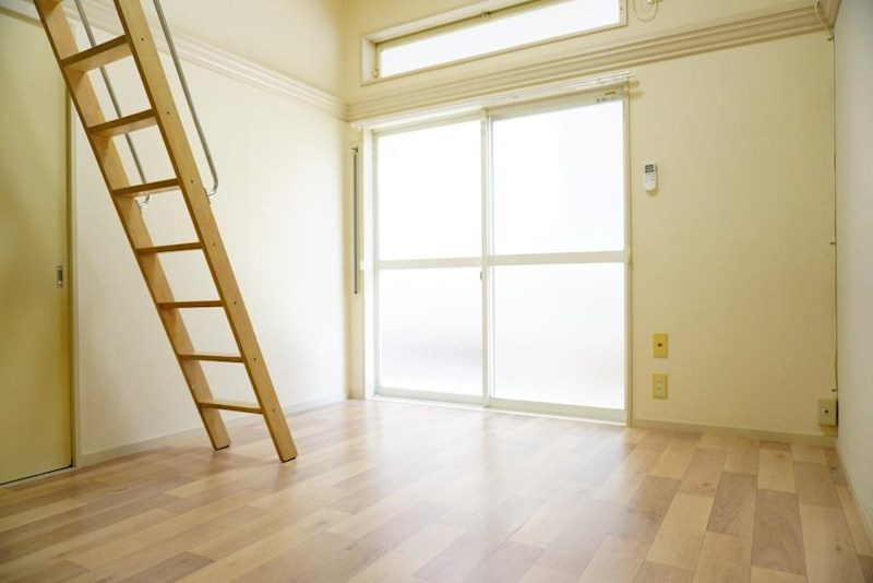 居室・リビング　テラスに面した洋室6帖