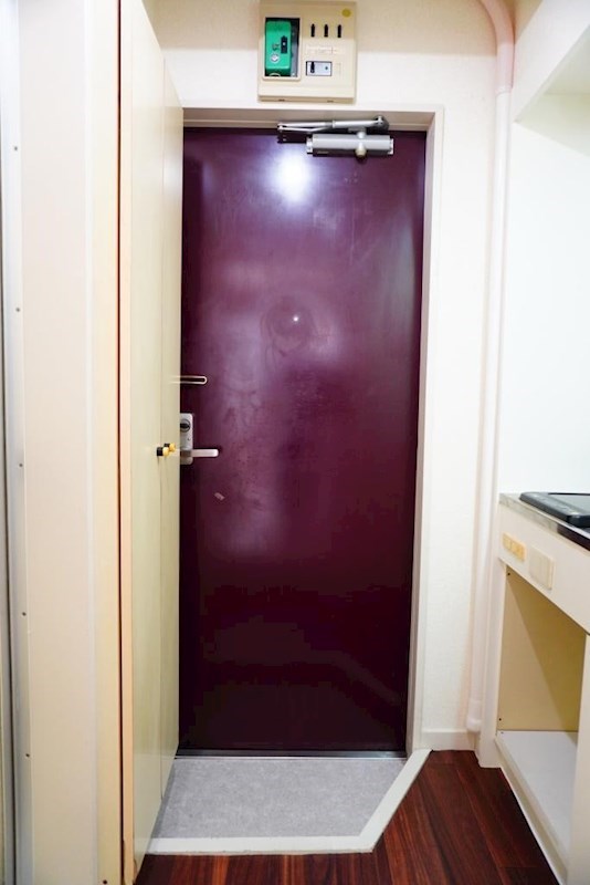 玄関　玄関収納あり