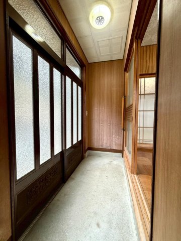 玄関　玄関も広く使いやすい使用です。