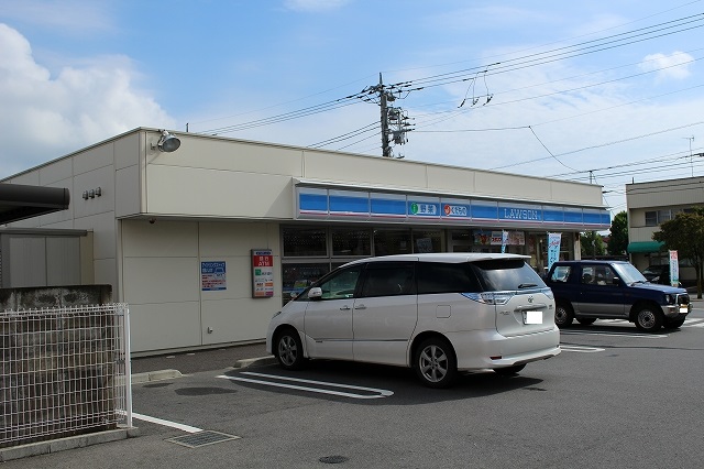 コンビニ　ローソン Ｌ＿鹿沼上田町（コンビニ）まで393m
