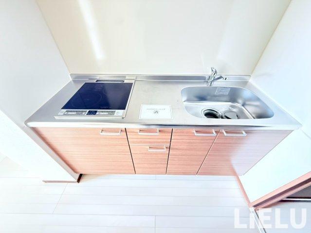 キッチン　同シリーズ物件のモデルルームになります※現況優先