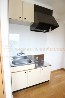 キッチン　写真は別号室別間取りのものです。