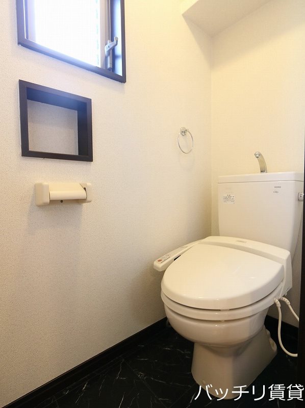 トイレ　同型タイプの為、現状を優先いたします