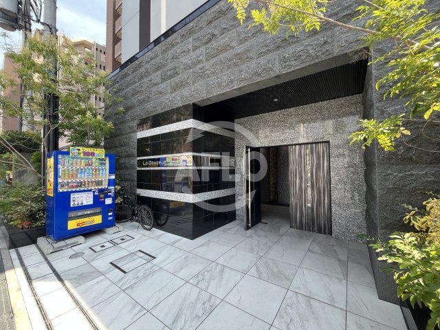 エントランス　LaDouceur江坂II　エントランス