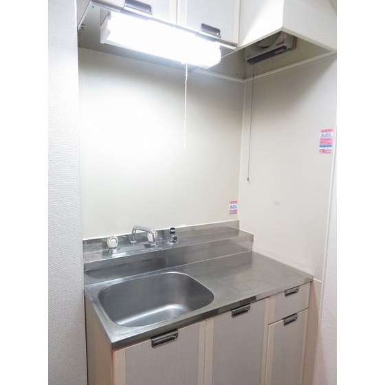 キッチン　コンパクトなキッチンで掃除もラクラク