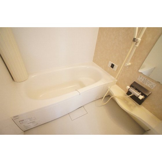 バス・シャワールーム　追い焚き、浴室乾燥機付き