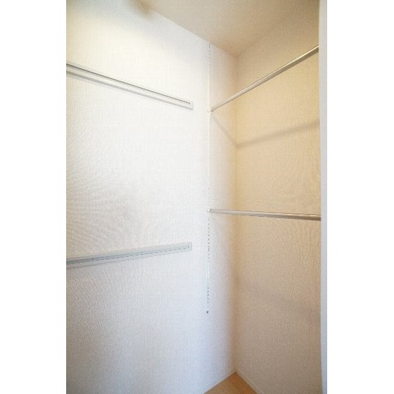 収納　ワンステップクローゼット