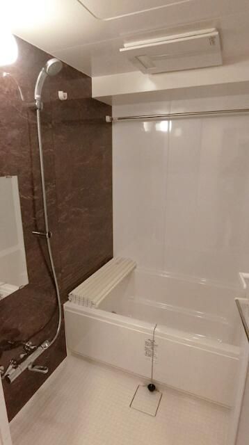 バス・シャワールーム　お風呂で日々の疲れを落としましょう