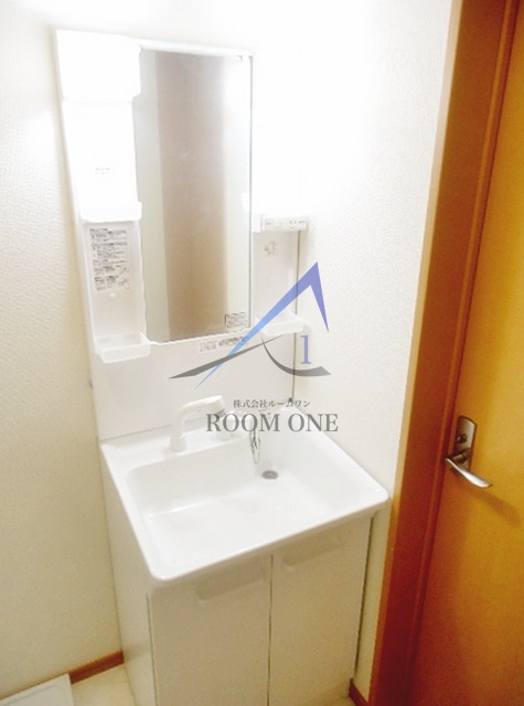 洗面設備　独立洗面台です。