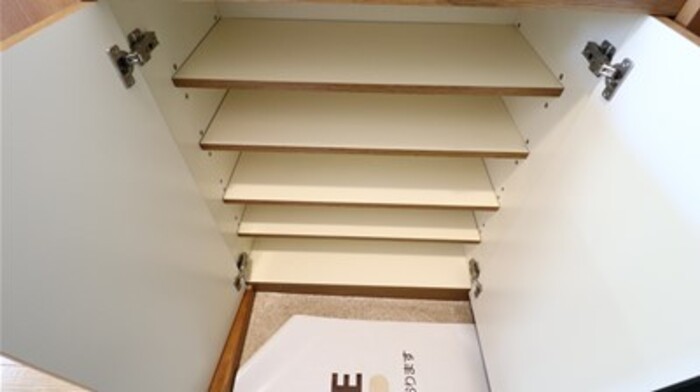 玄関　シューズボックス