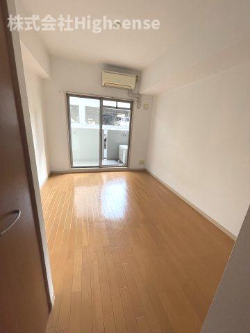 居室・リビング　広々とした洋室です