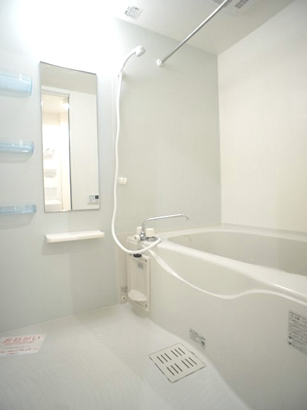 バス・シャワールーム　追い焚き機能付きです♪