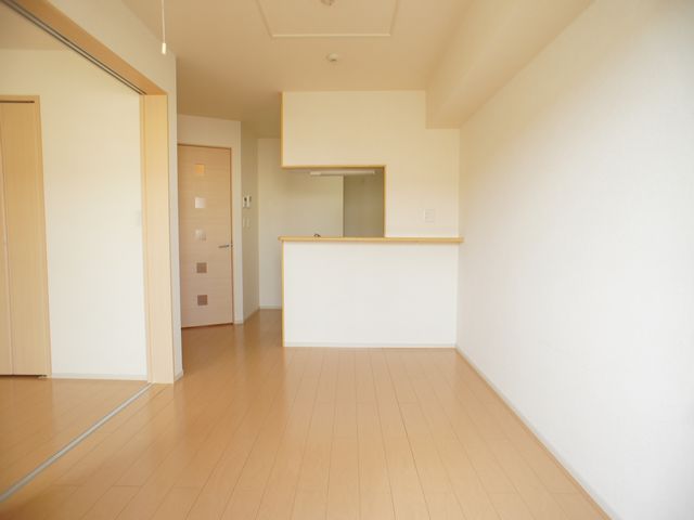 居室・リビング　快適に過ごせるエアコンが付いています♪