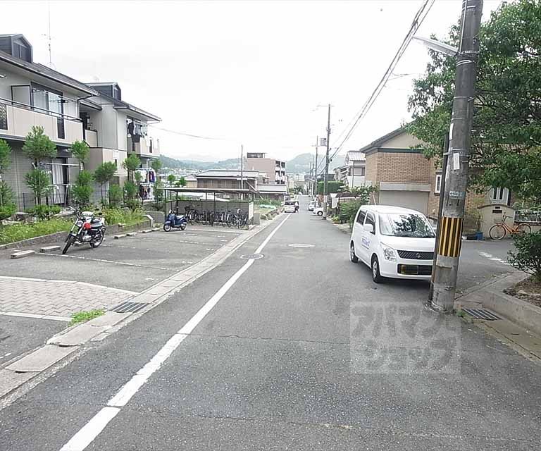 その他　前面道路です。